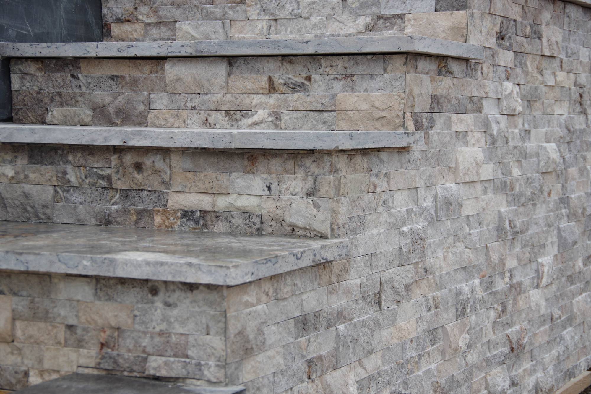 Placage travertin silver